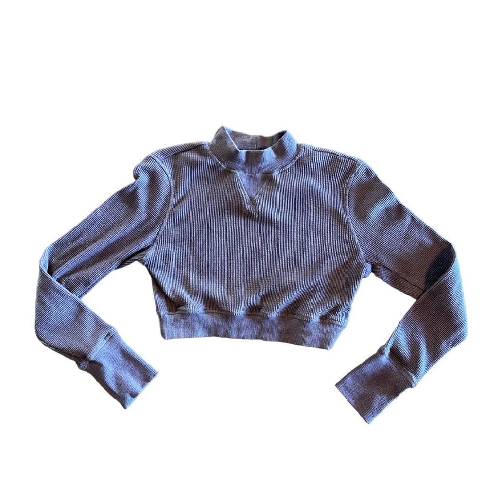 Mono B athletic mode taupe, long sleeve crop top.